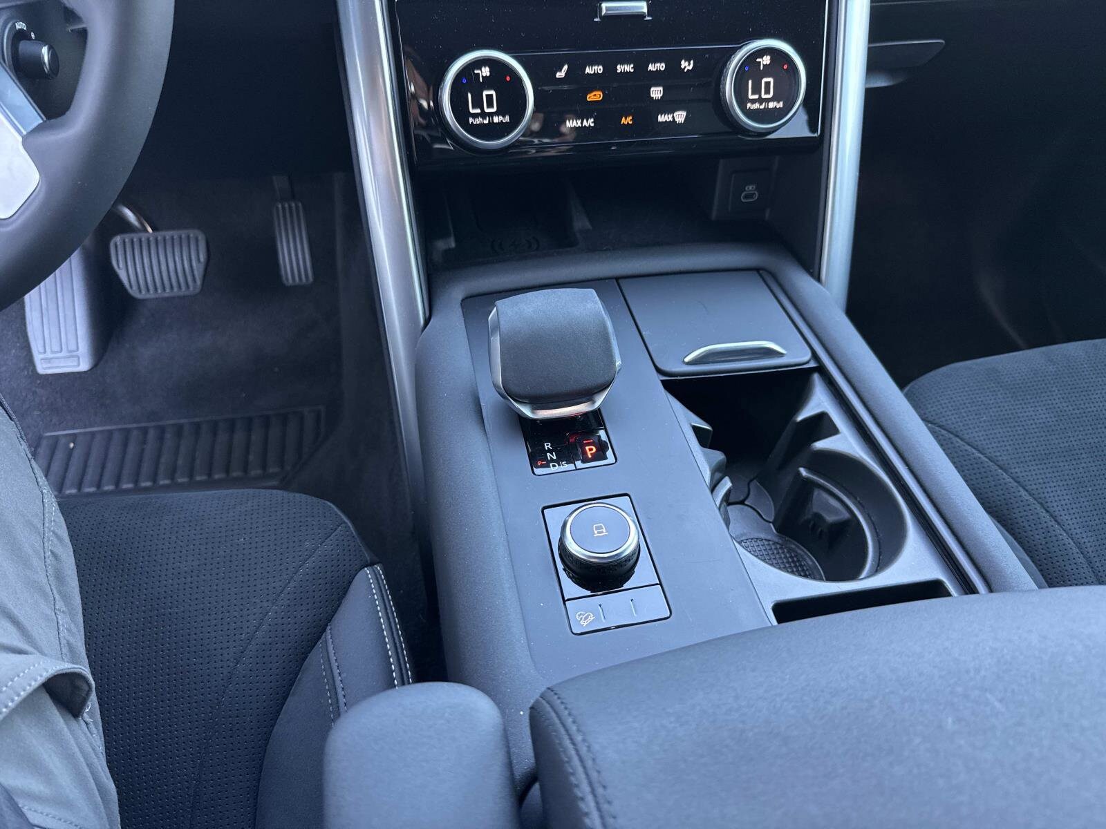 2025 Land Rover Discovery S - Photo 27