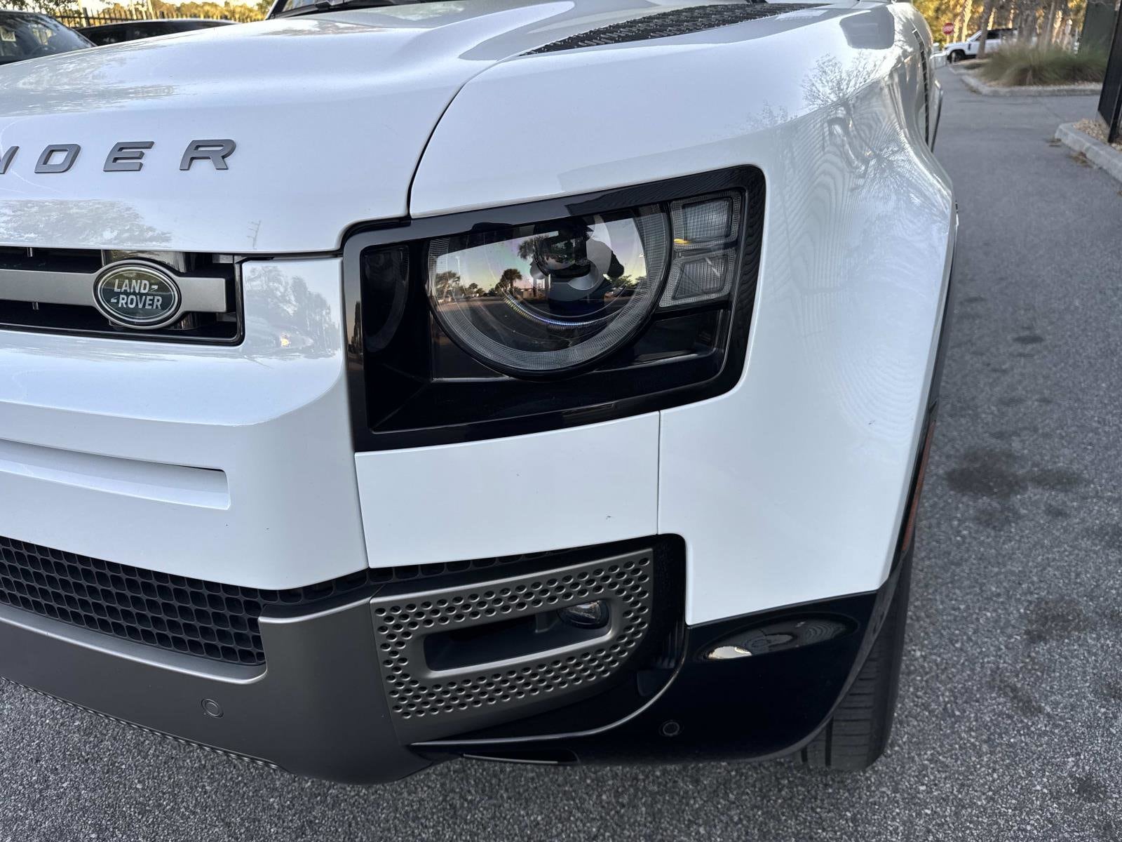 2025 Land Rover Defender X-Dynamic SE - Photo 9