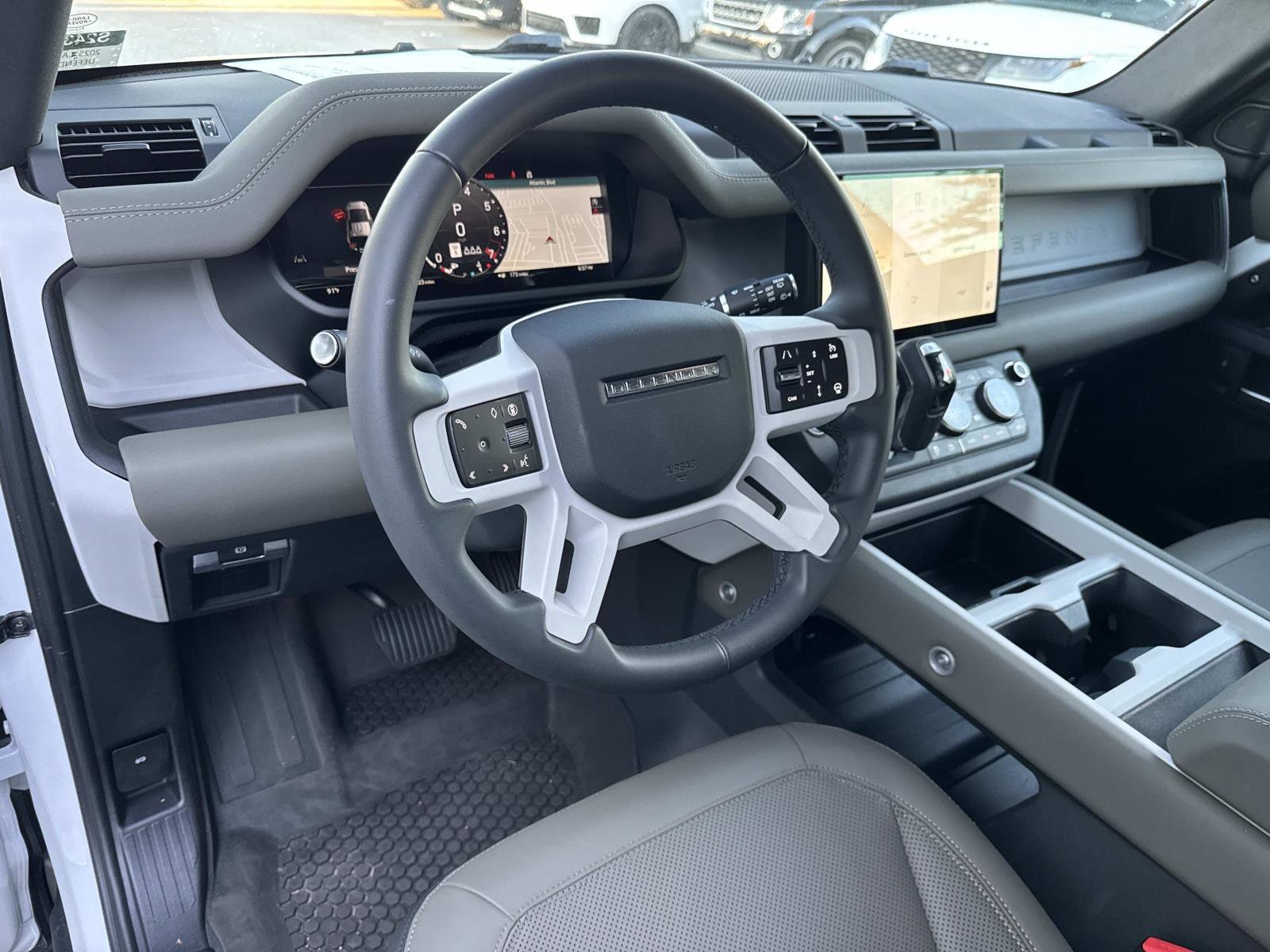 2025 Land Rover Defender X-Dynamic SE - Photo 22