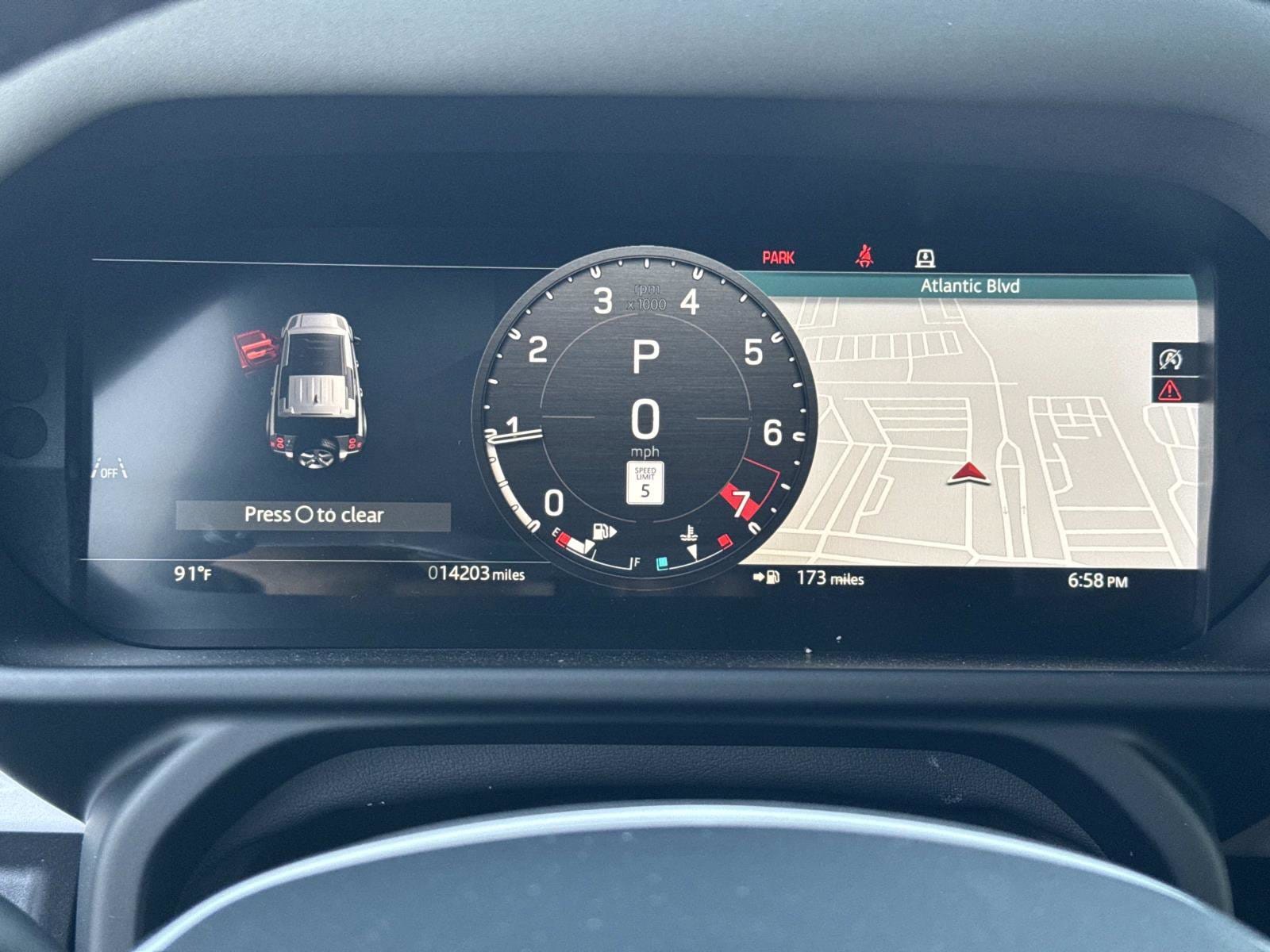 2025 Land Rover Defender X-Dynamic SE - Photo 30