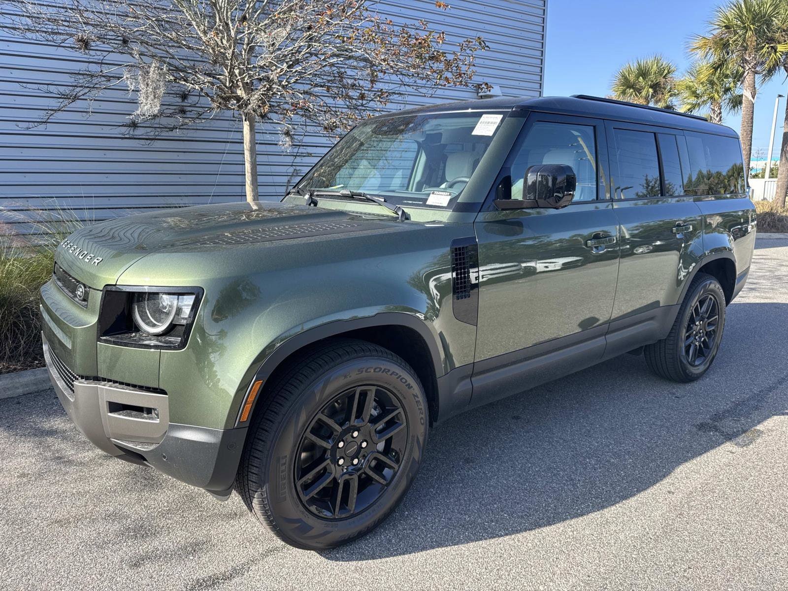 2026 Land Rover Defender S's photo