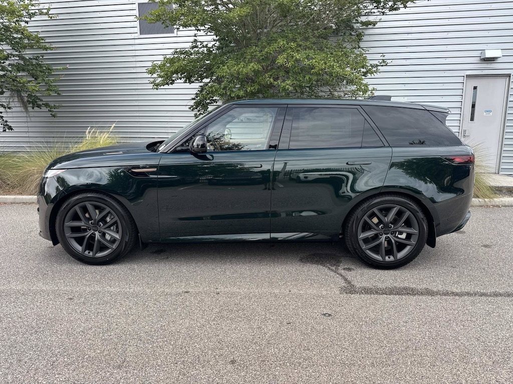 New 2026 Land Rover Range Rover Sport Dynamic SE SUV
