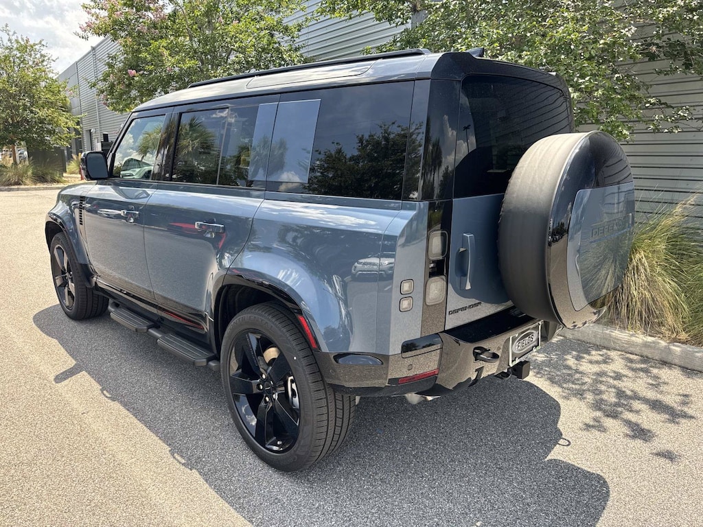 New 2026 Land Rover Defender 110 X-Dynamic SE SUV
