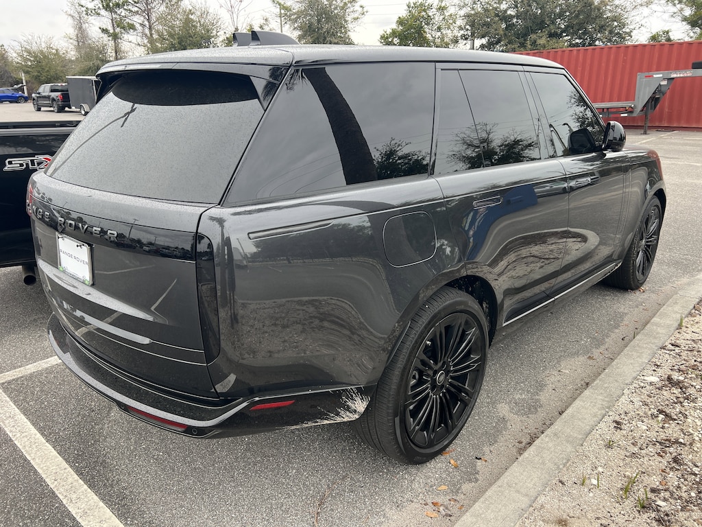 Used 2025 Land Rover Range Rover SE P400 SE SWB