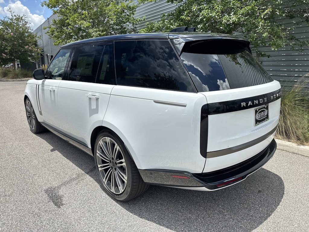 New 2026 Land Rover Range Rover SE 7 Seats SUV