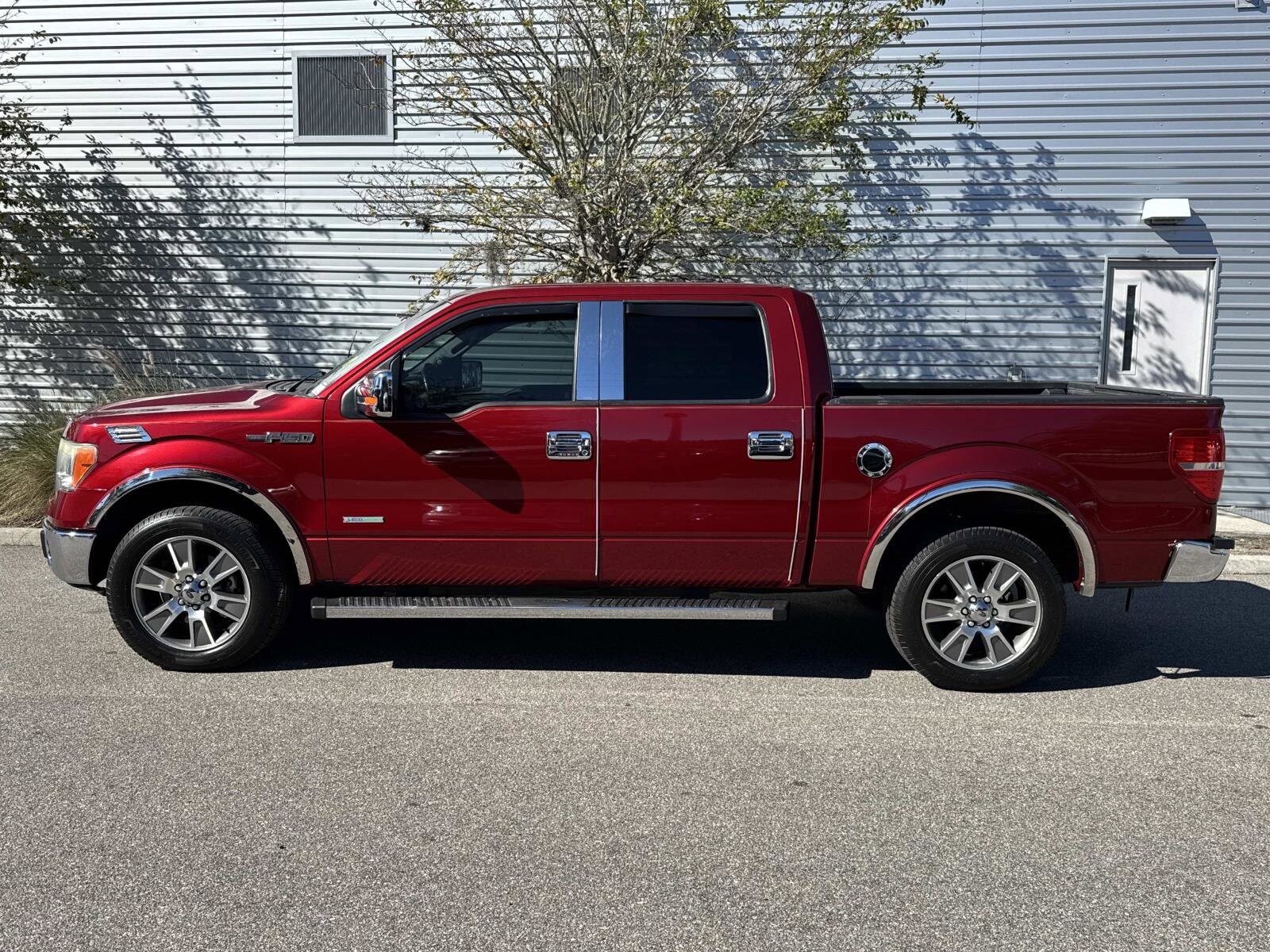 2014 Ford F-150 Lariat photo 2