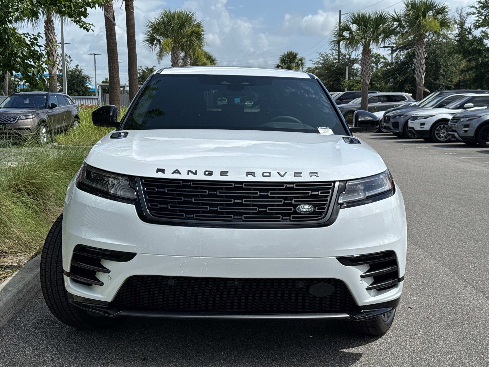 2026 Land Rover Range Rover Velar SE photo 2