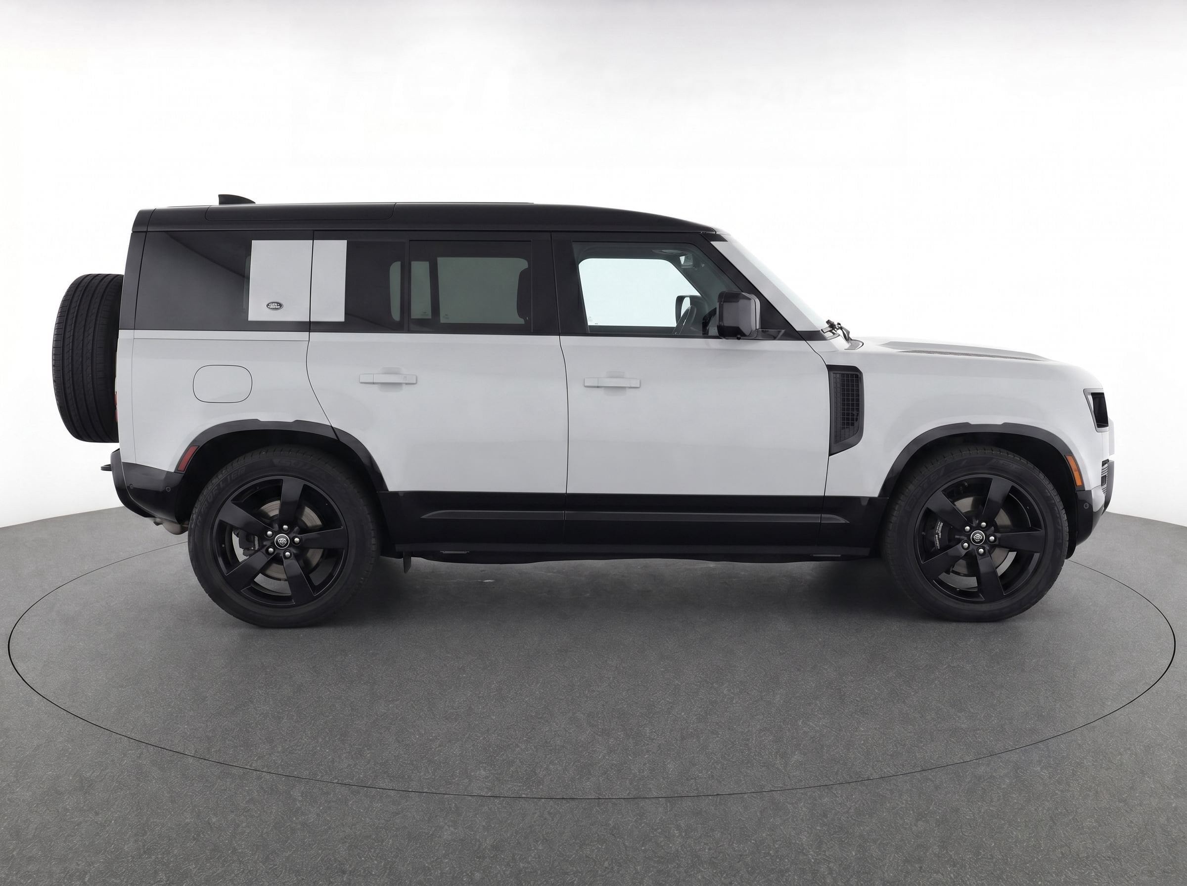 2023 Land Rover Defender V8 - Photo 8