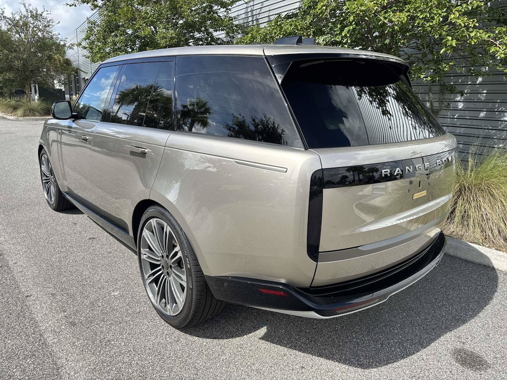 New 2026 Land Rover Range Rover SE 7 Seats SUV