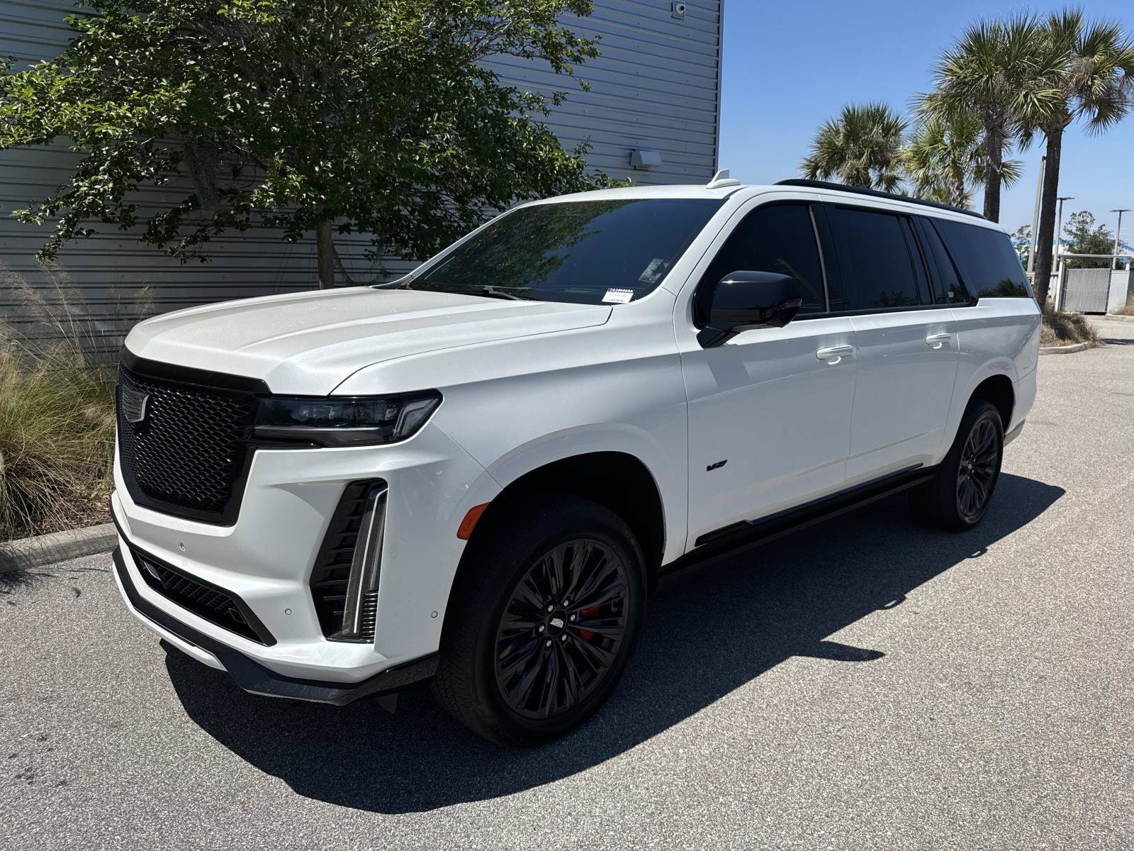 2023 Cadillac Escalade ESV V-Series's photo