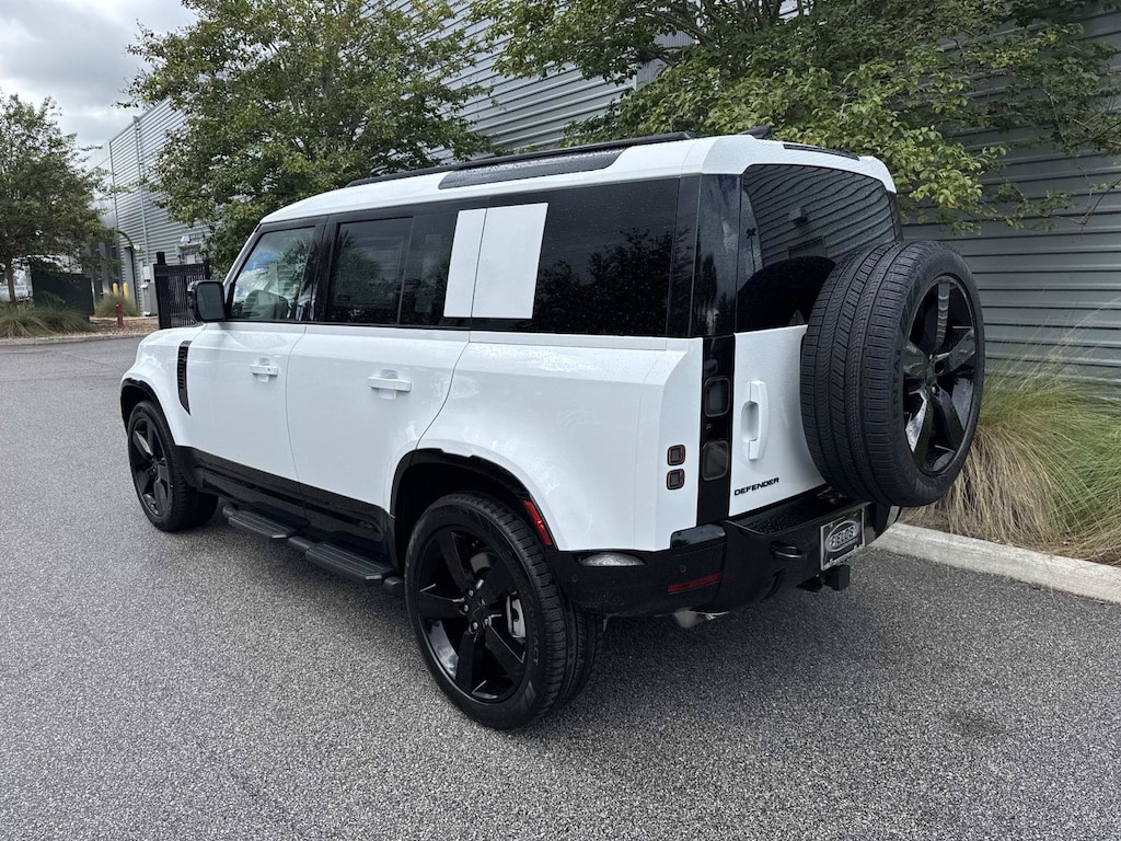 New 2026 Land Rover Defender 110 X-Dynamic SE SUV