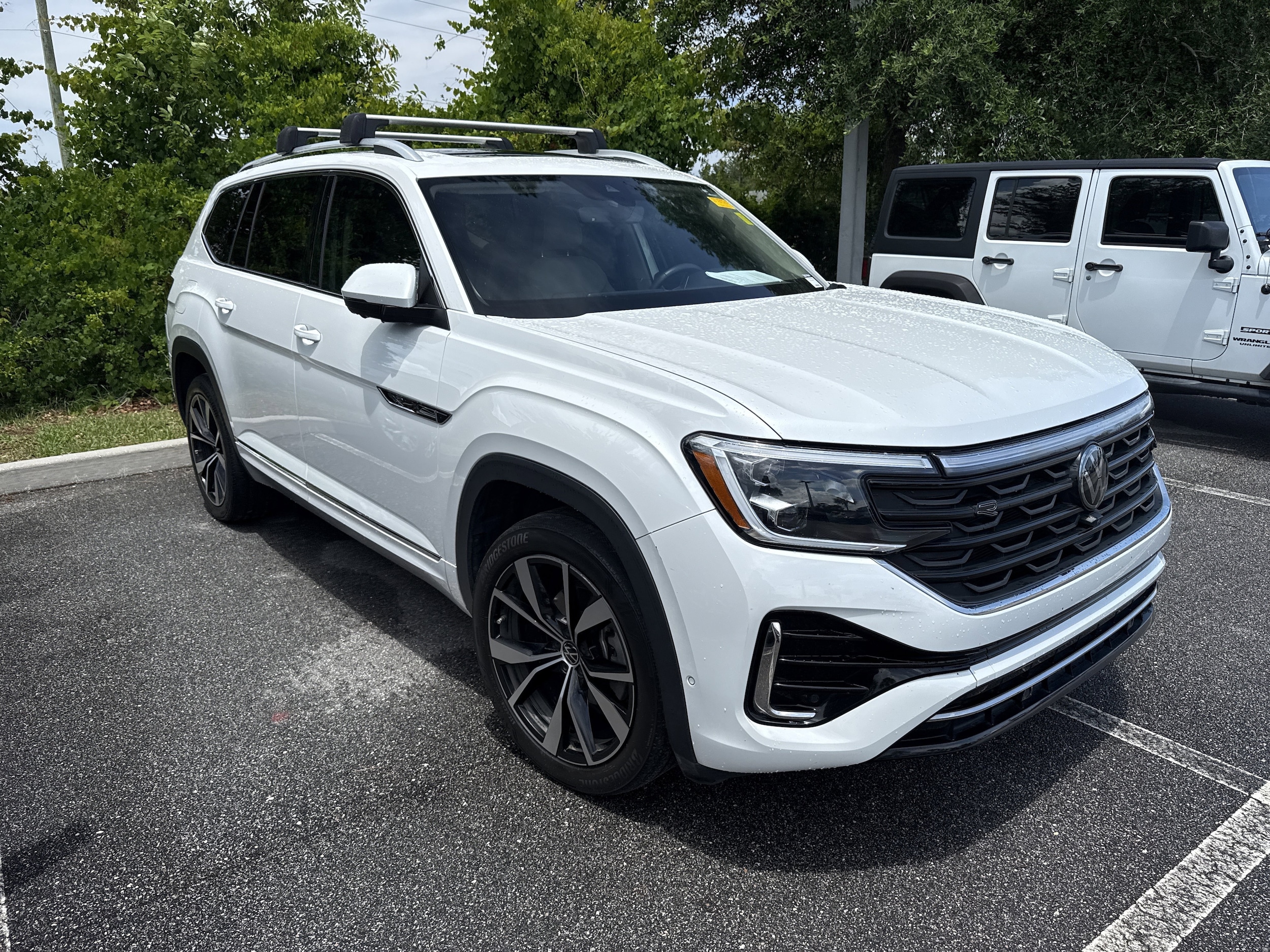 2024 Volkswagen Atlas 2.0T SEL Premium R-Line 4MOTION's photo