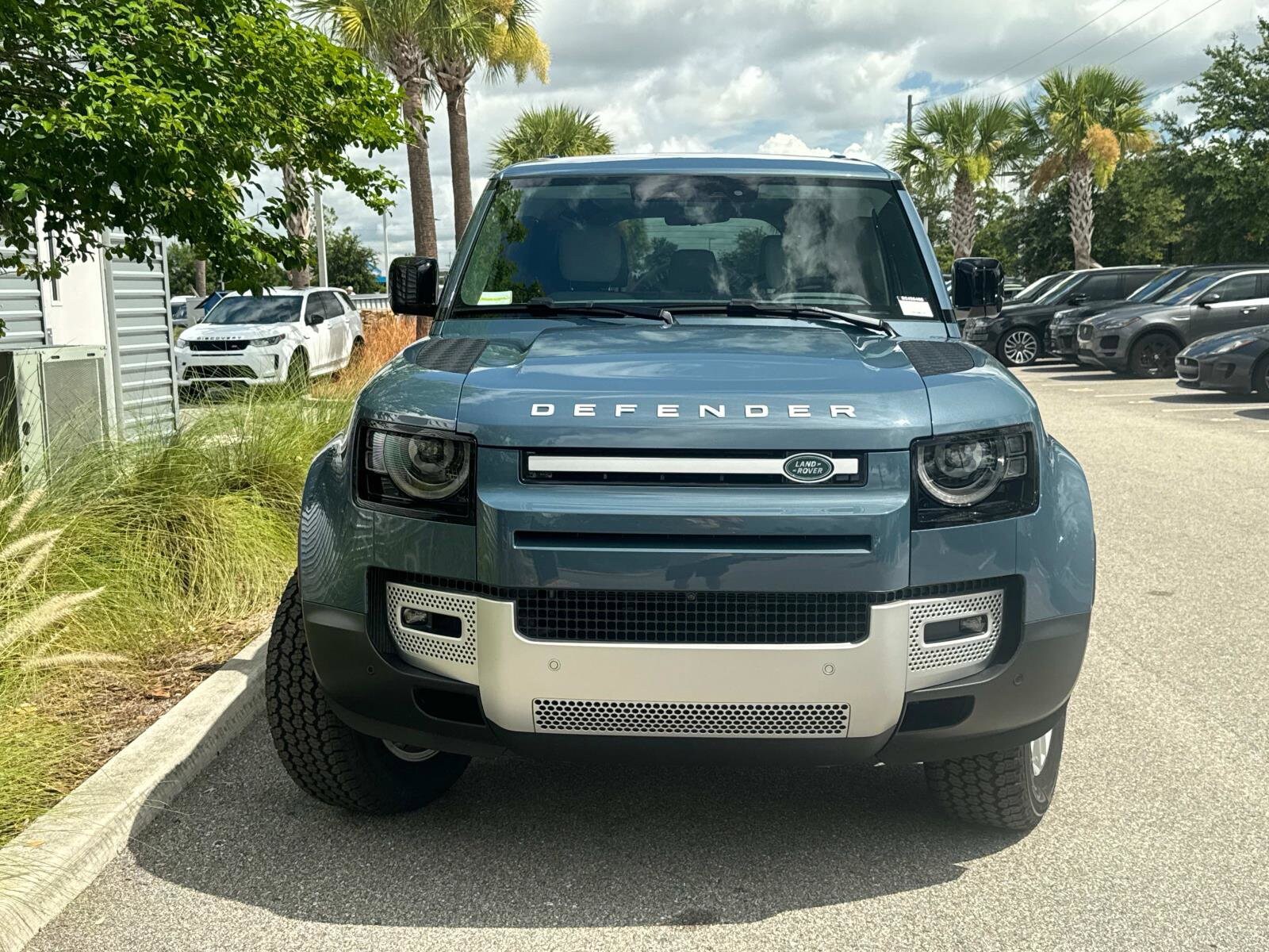 2025 Land Rover Defender 110 S photo 2