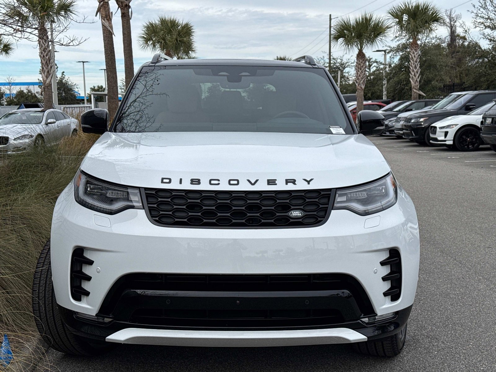 2025 Land Rover Discovery SE photo 2