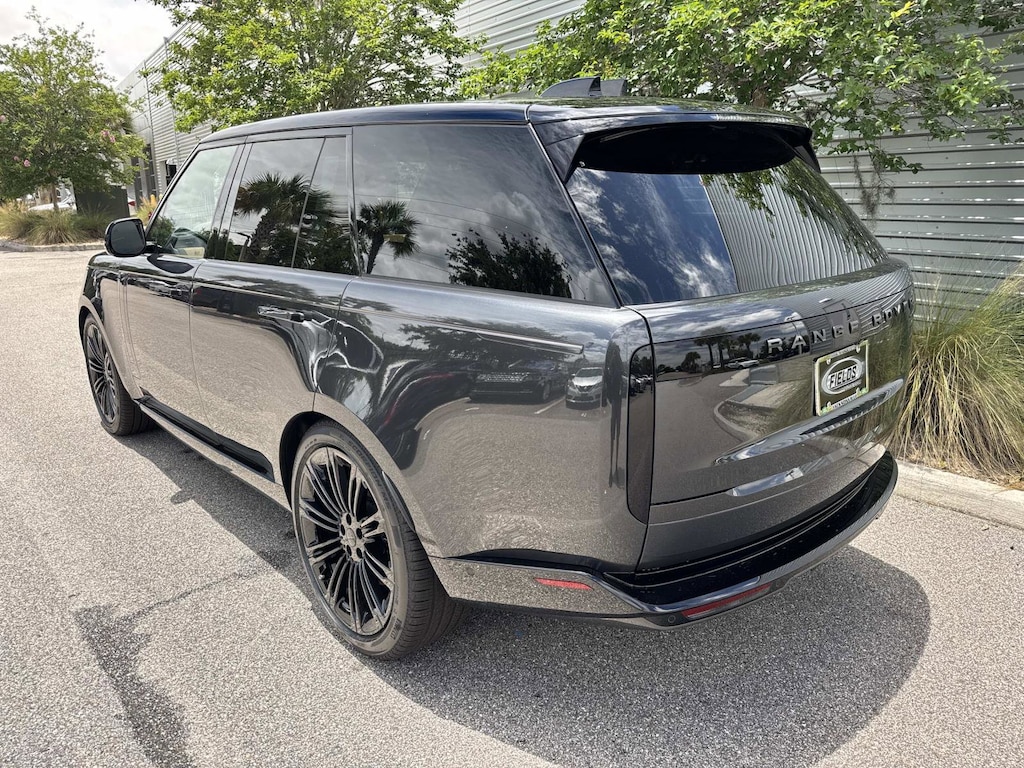New 2026 Land Rover Range Rover SE SUV