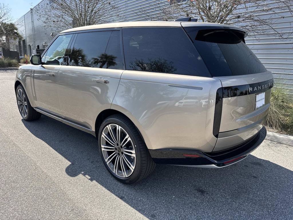New 2026 Land Rover Range Rover SE LWB 7-Seats / V8 SUV