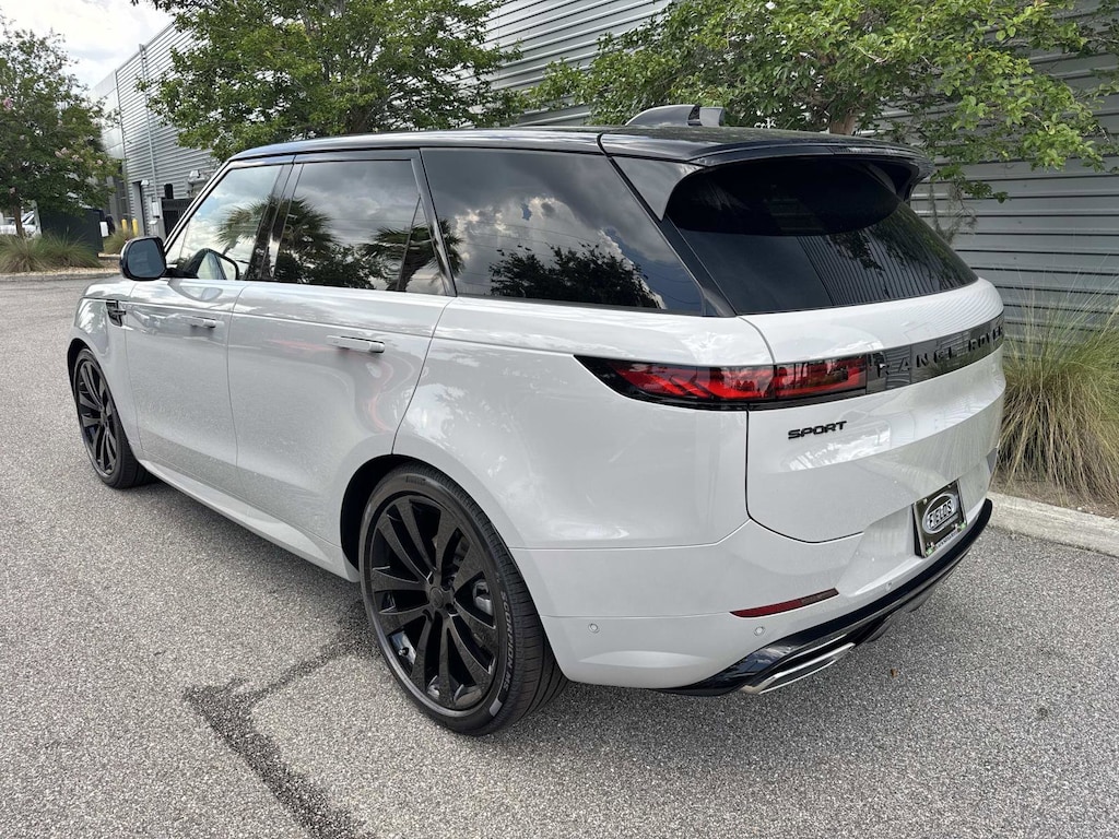 New 2026 Land Rover Range Rover Sport Dynamic SE SUV