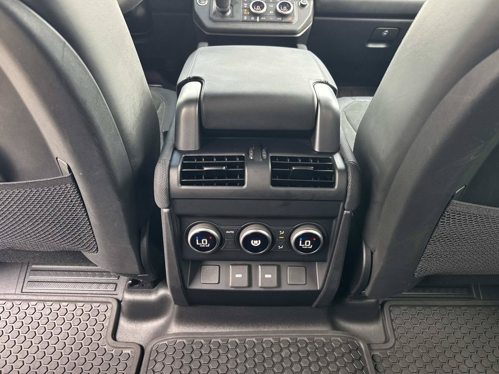 2023 Land Rover Defender V8 - Photo 16