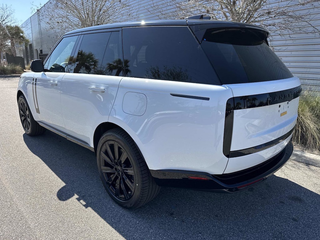 New 2026 Land Rover Range Rover SE Phev SUV