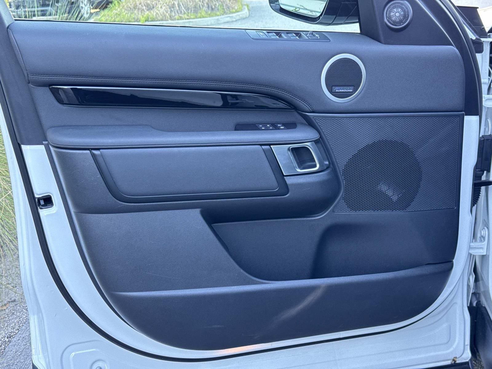 2025 Land Rover Discovery S - Photo 19