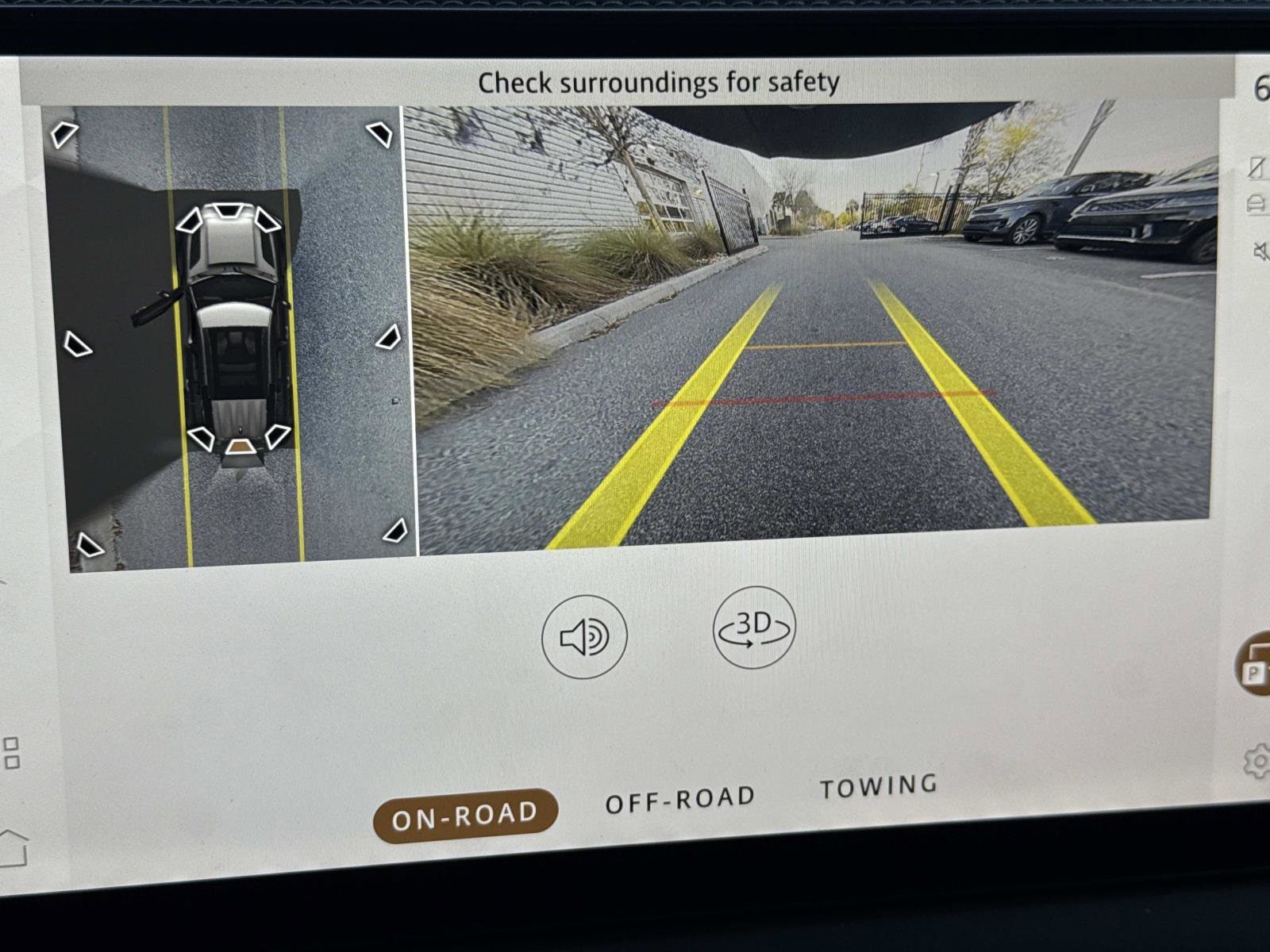 2025 Land Rover Defender X-Dynamic SE - Photo 24