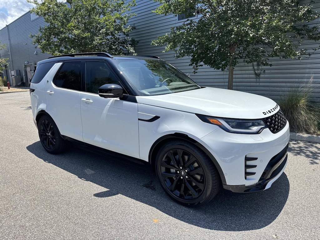 New 2026 Land Rover Discovery Dynamic SE SUV