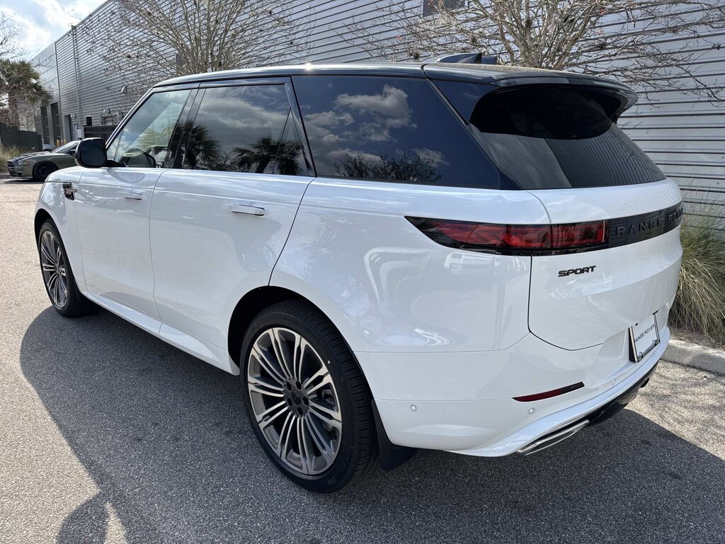 New 2026 Land Rover Range Rover Sport Dynamic SE SUV