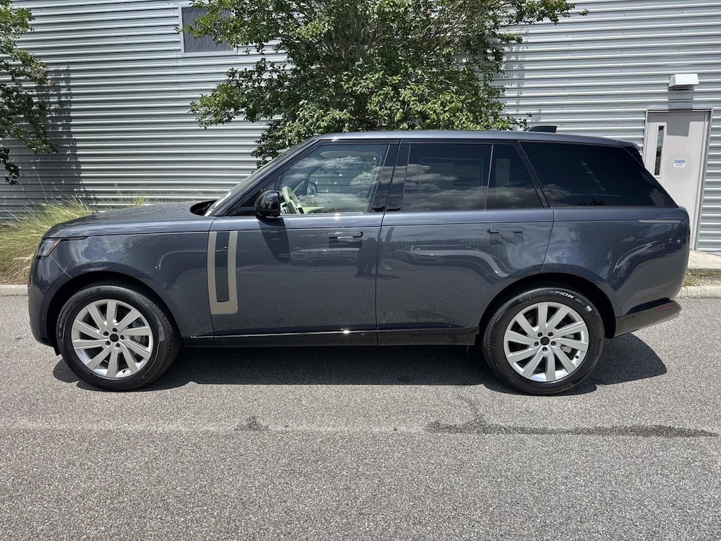 New 2026 Land Rover Range Rover SE SUV