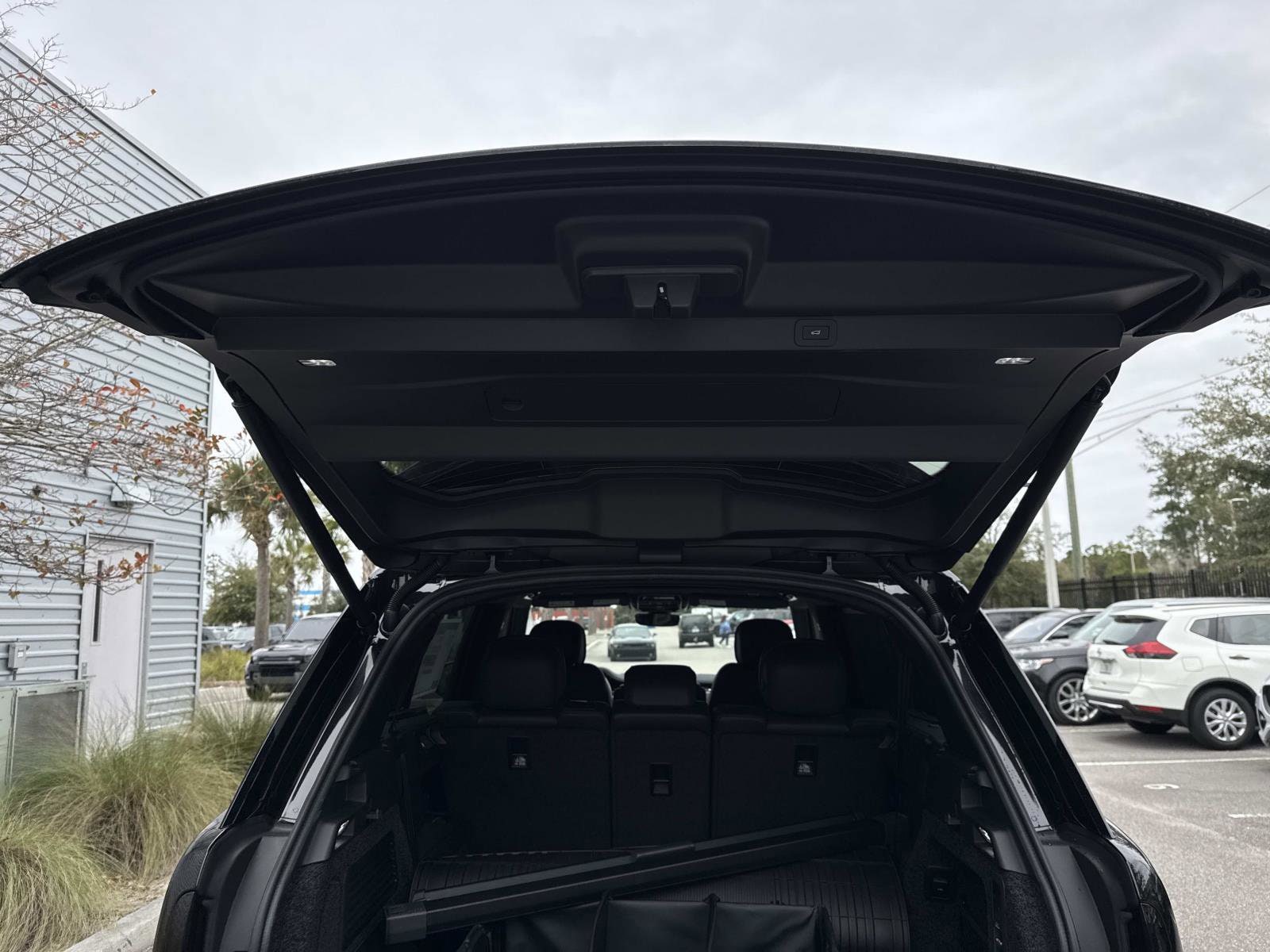2026 Land Rover Range Rover SE - Photo 12