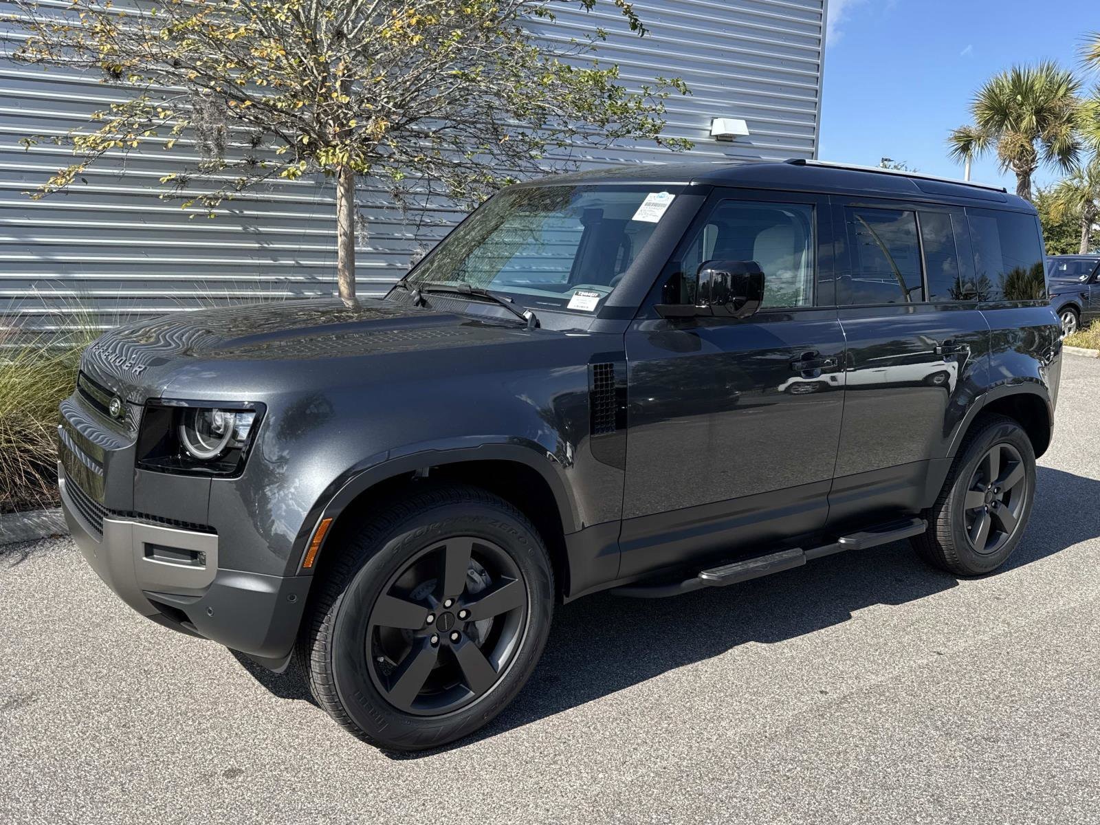 2026 Land Rover Defender S's photo