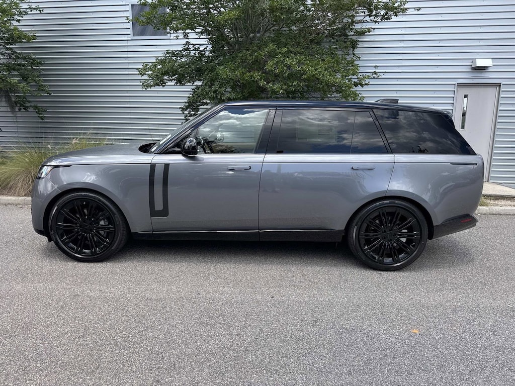 New 2026 Land Rover Range Rover SE 7 Seats SUV