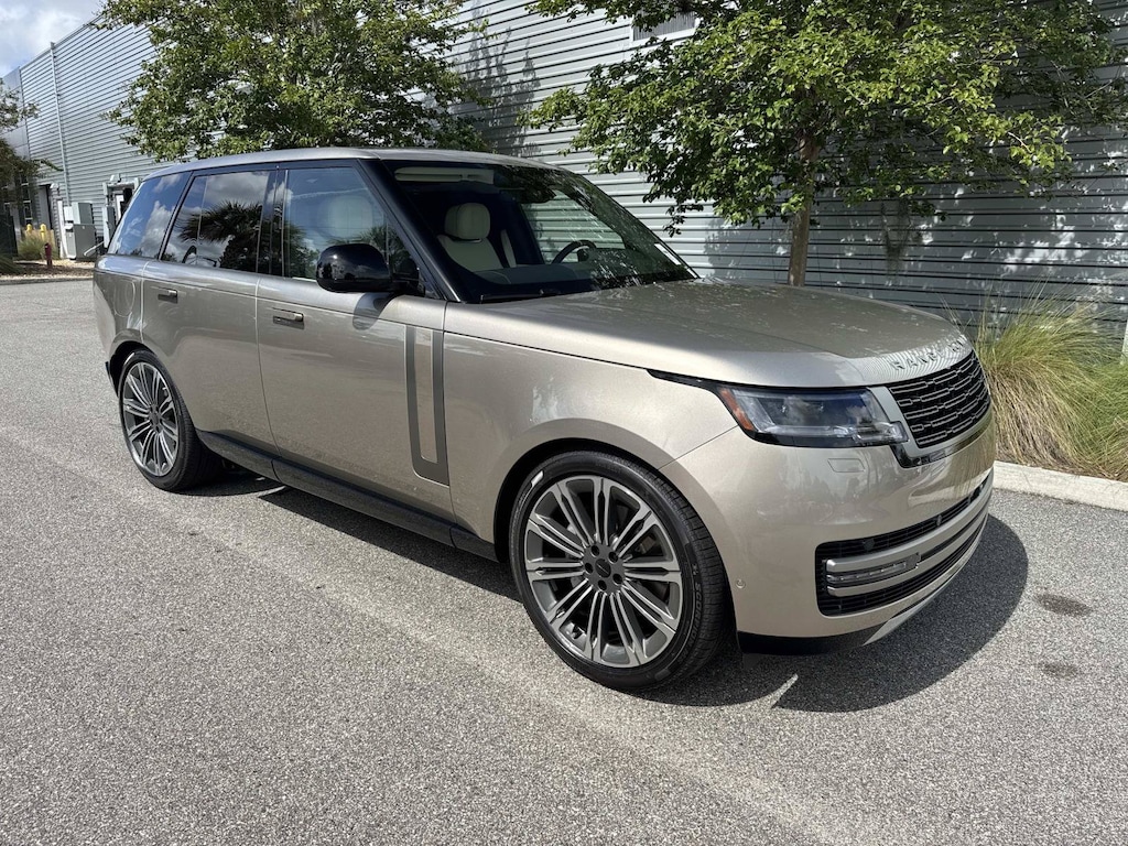 New 2026 Land Rover Range Rover SE SUV