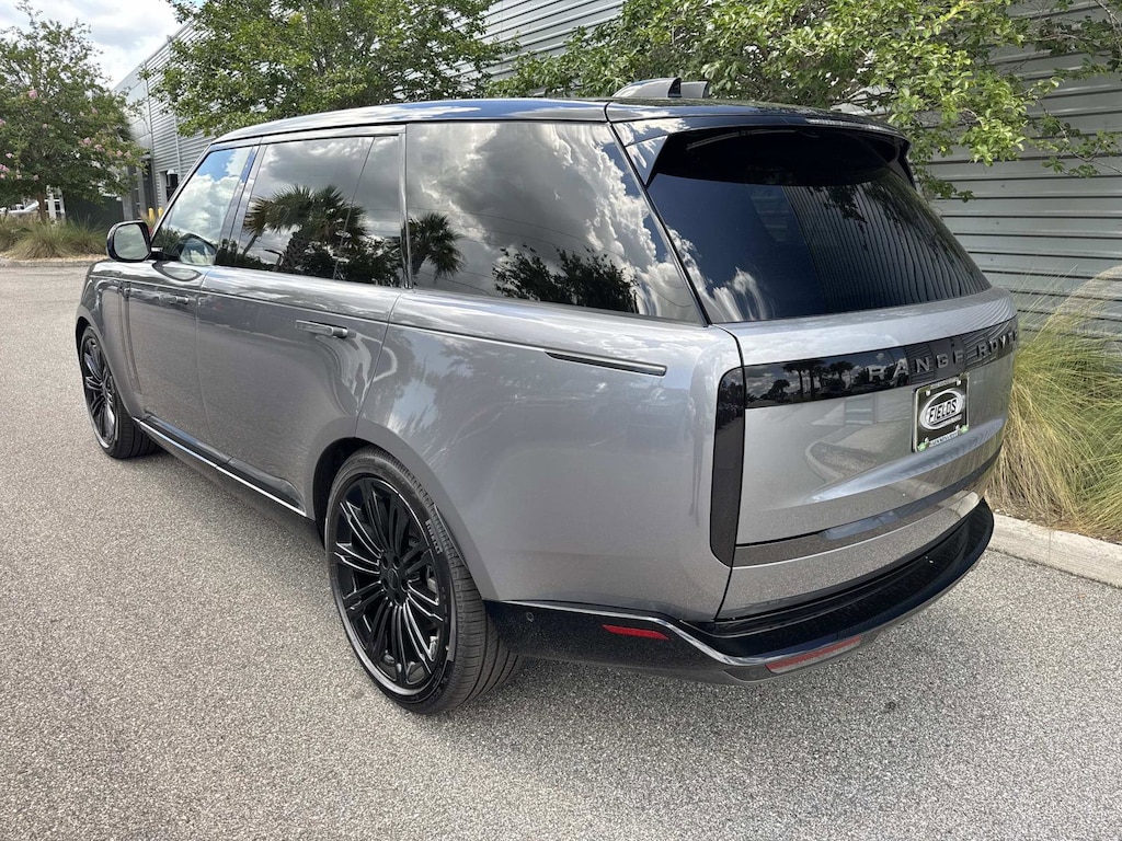 New 2026 Land Rover Range Rover SE 7 Seats SUV