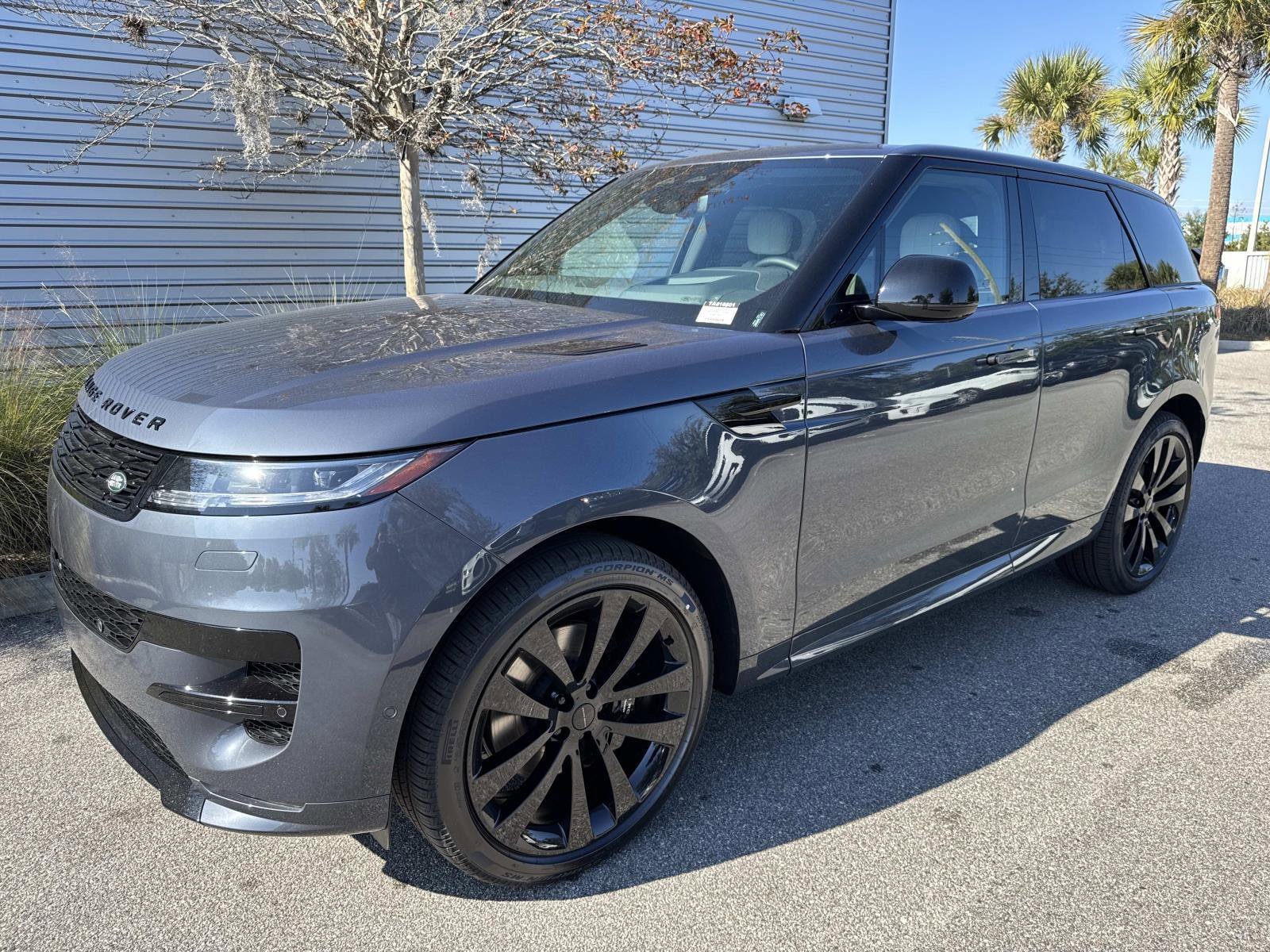 2026 Land Rover Range Rover Sport Dynamic SE's photo