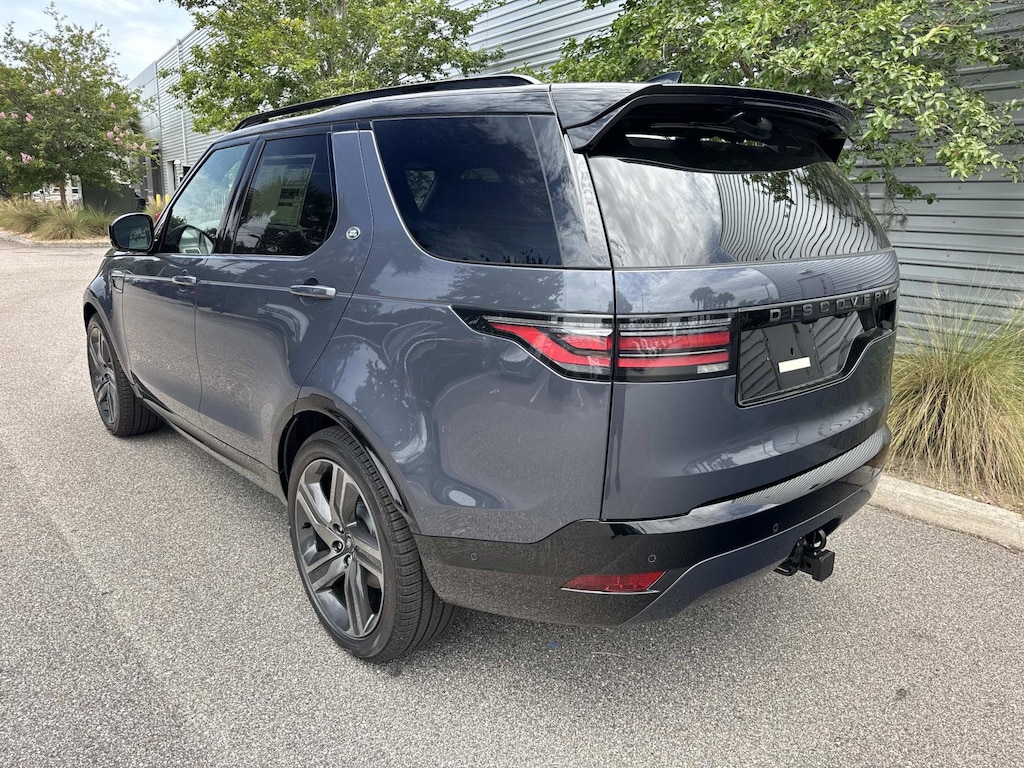 New 2026 Land Rover Discovery Dynamic SE SUV