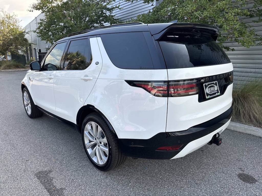 New 2026 Land Rover Discovery Dynamic SE SUV