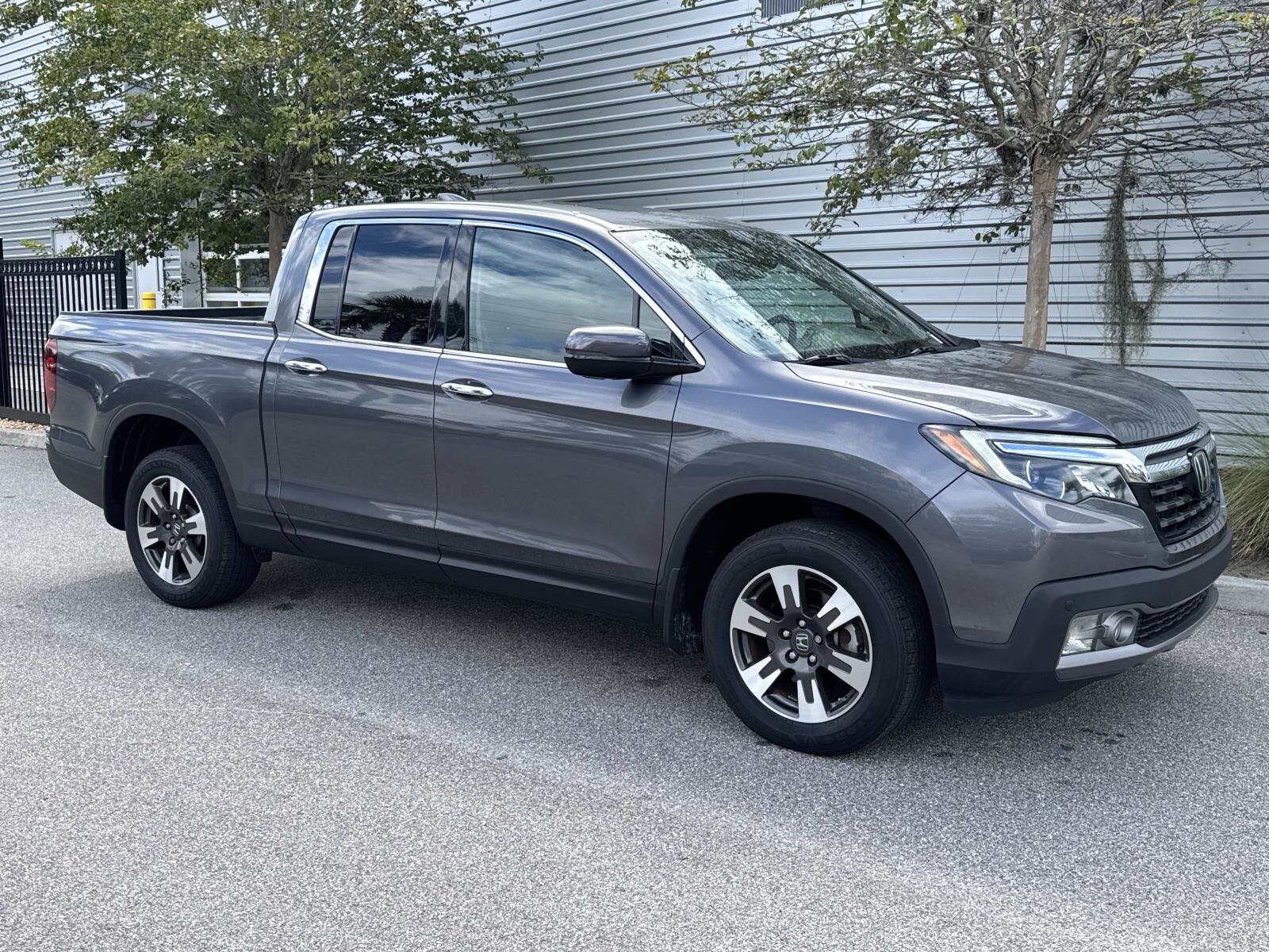 2019 Honda Ridgeline RTL-E photo 4