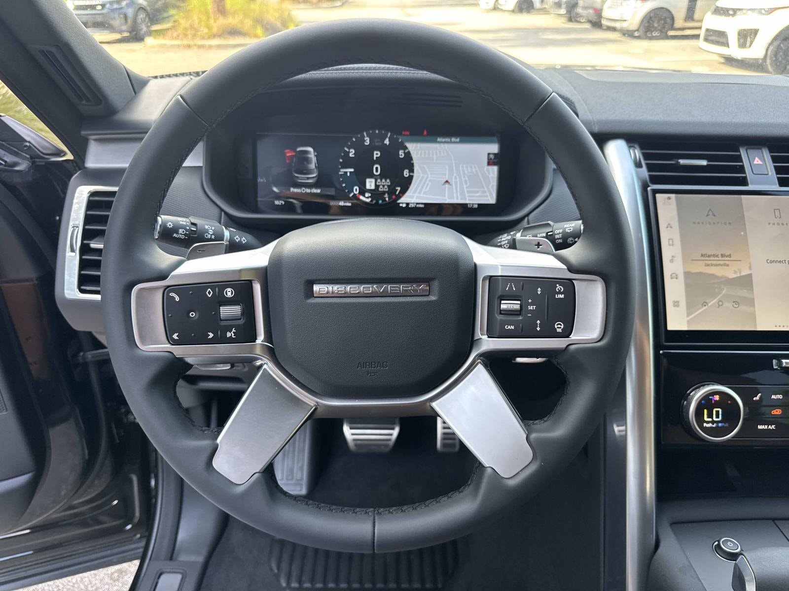 2026 Land Rover Discovery Dynamic SE - Photo 29