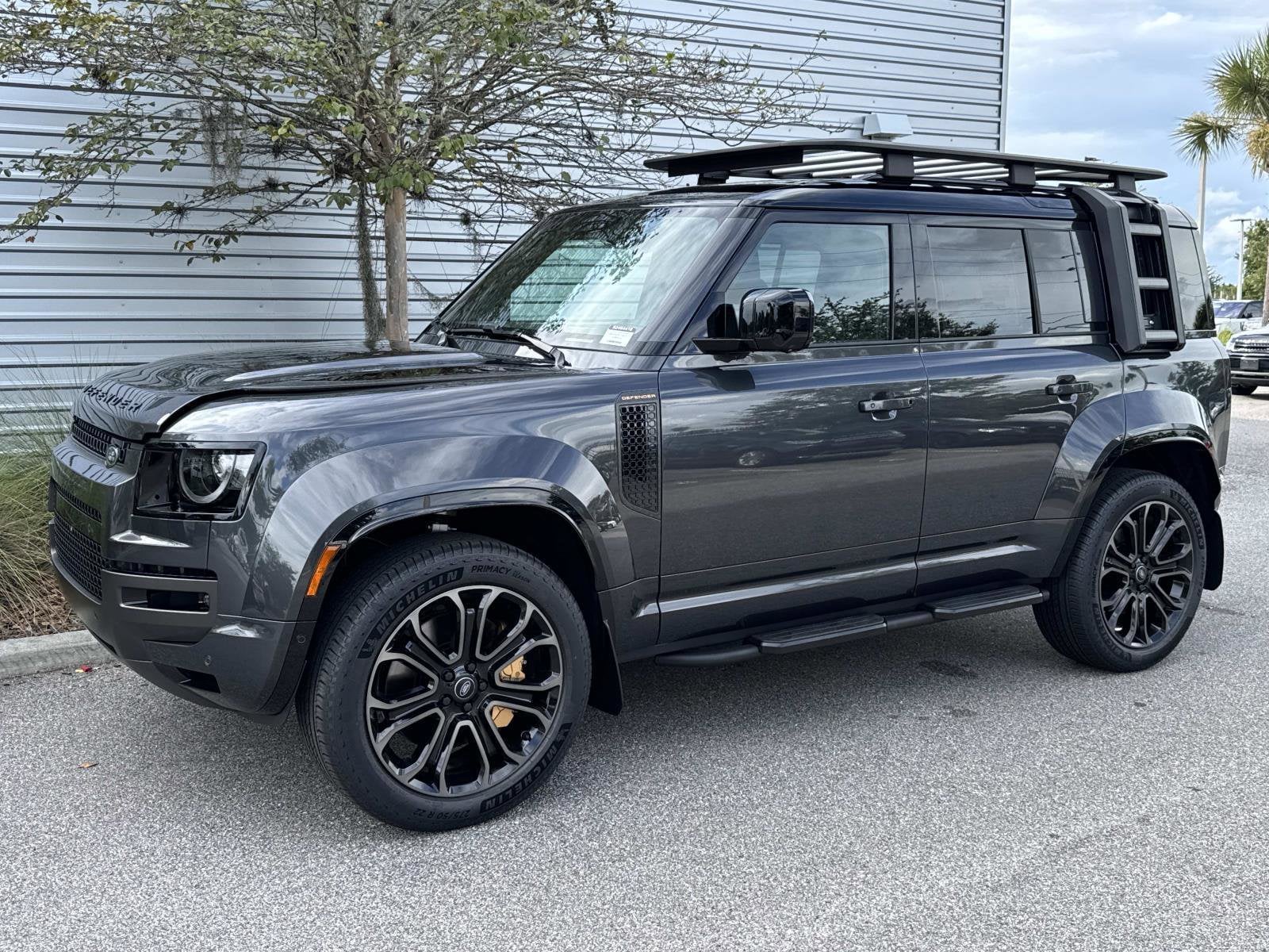 2025 Land Rover Defender