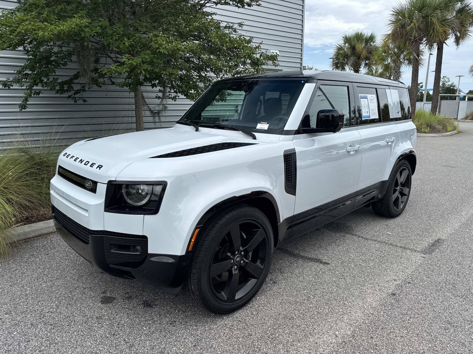 2023 Land Rover Defender
