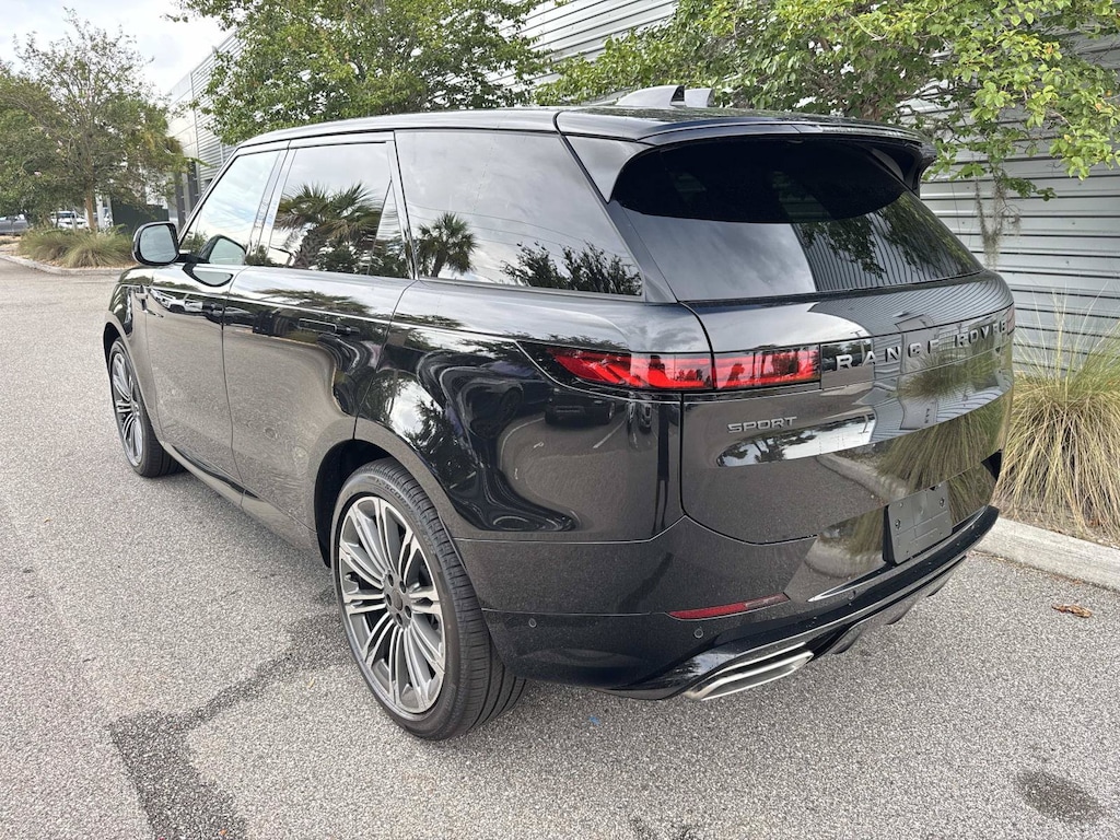 New 2026 Land Rover Range Rover Sport Dynamic SE SUV