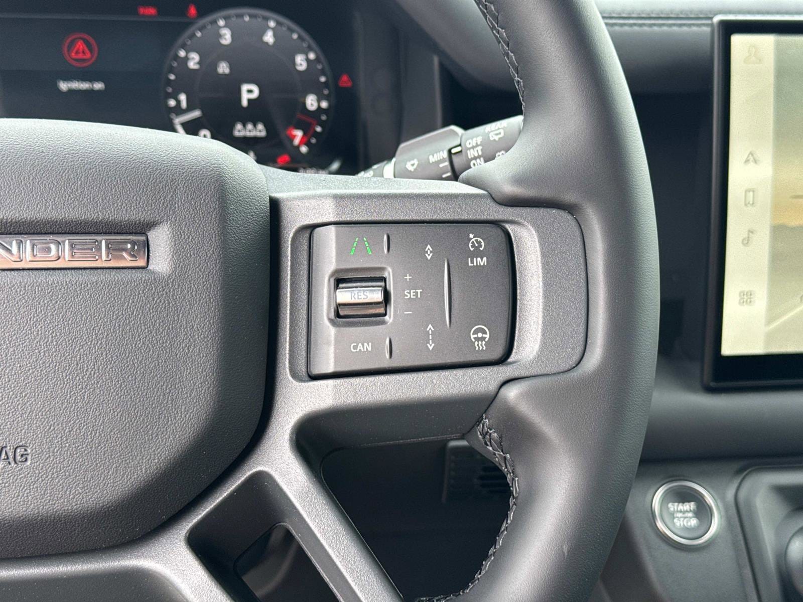 2025 Land Rover Defender X-Dynamic SE - Photo 28