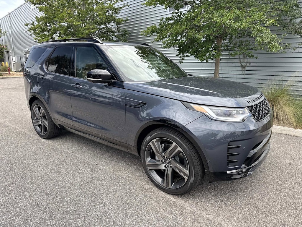 New 2026 Land Rover Discovery Dynamic SE SUV