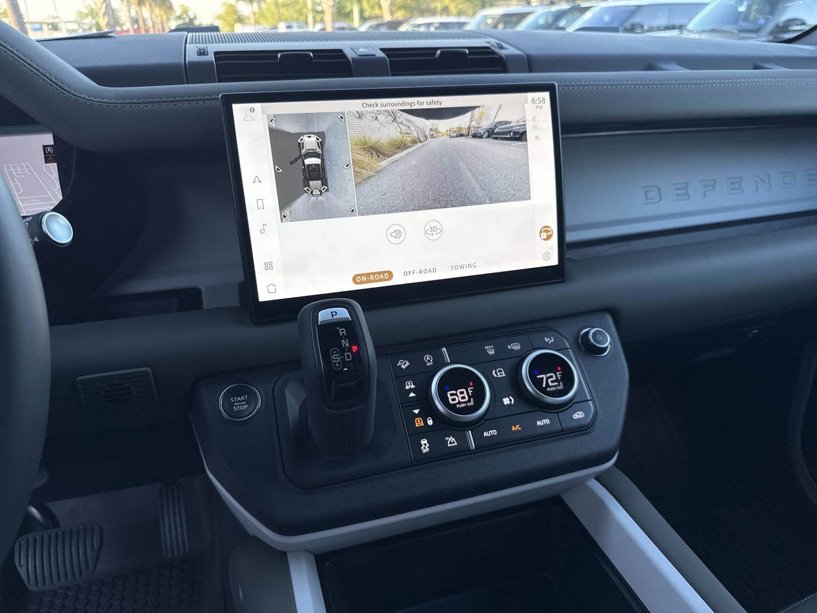 2025 Land Rover Defender X-Dynamic SE - Photo 25