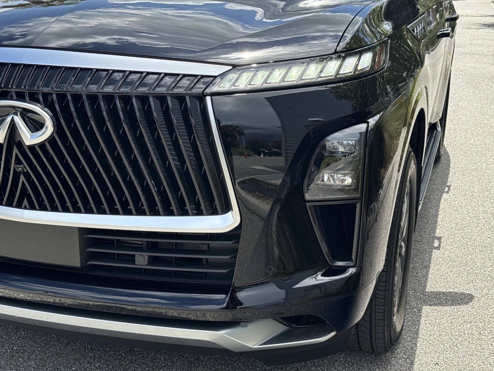 2026 INFINITI QX80 8