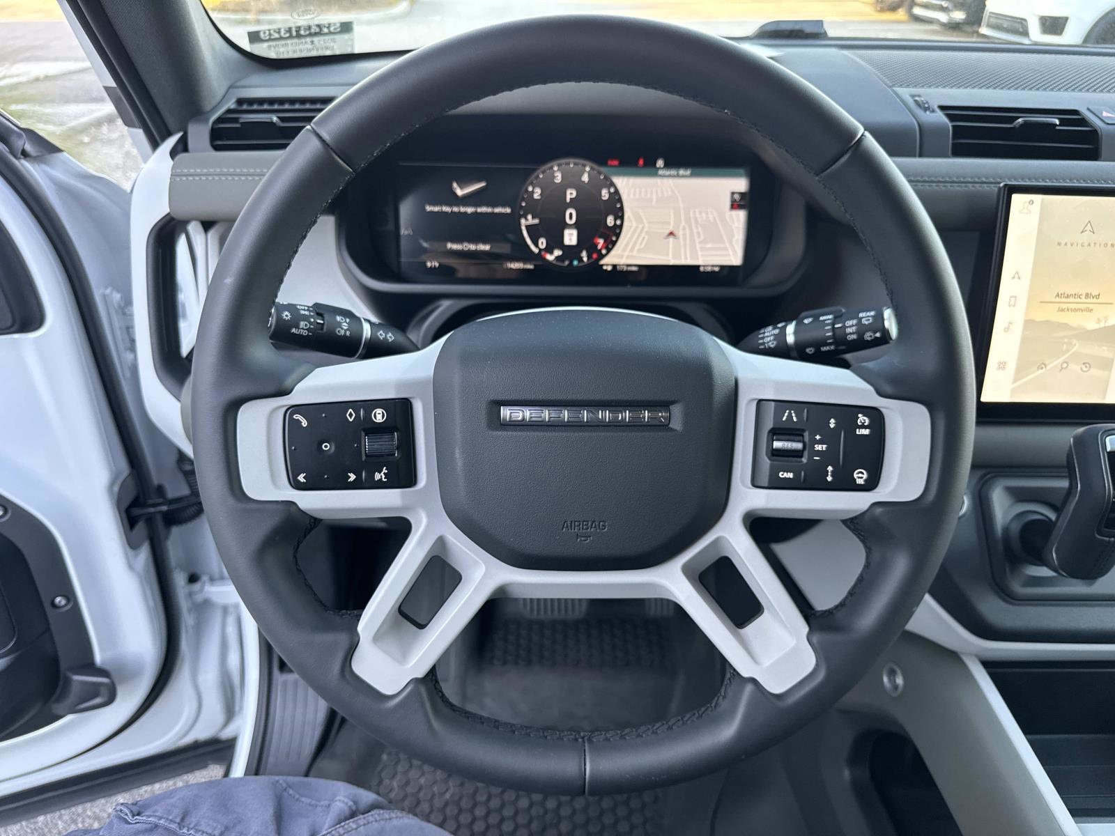 2025 Land Rover Defender X-Dynamic SE - Photo 28