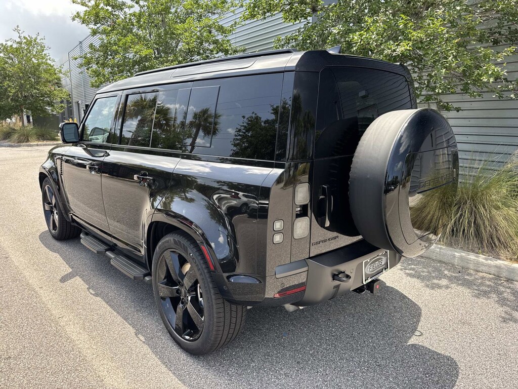 New 2026 Land Rover Defender 110 X-Dynamic SE SUV