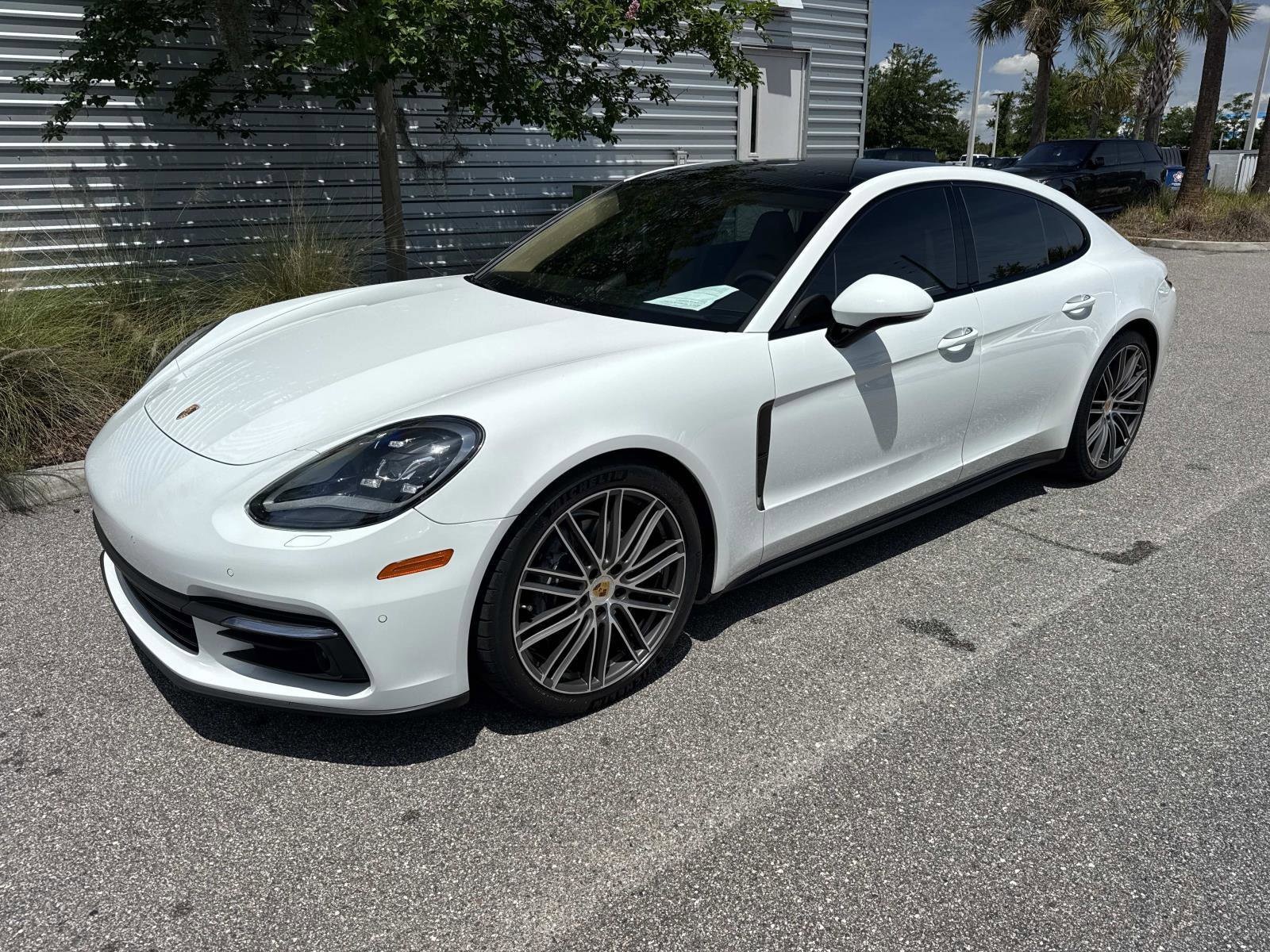2018 Porsche Panamera 4's photo