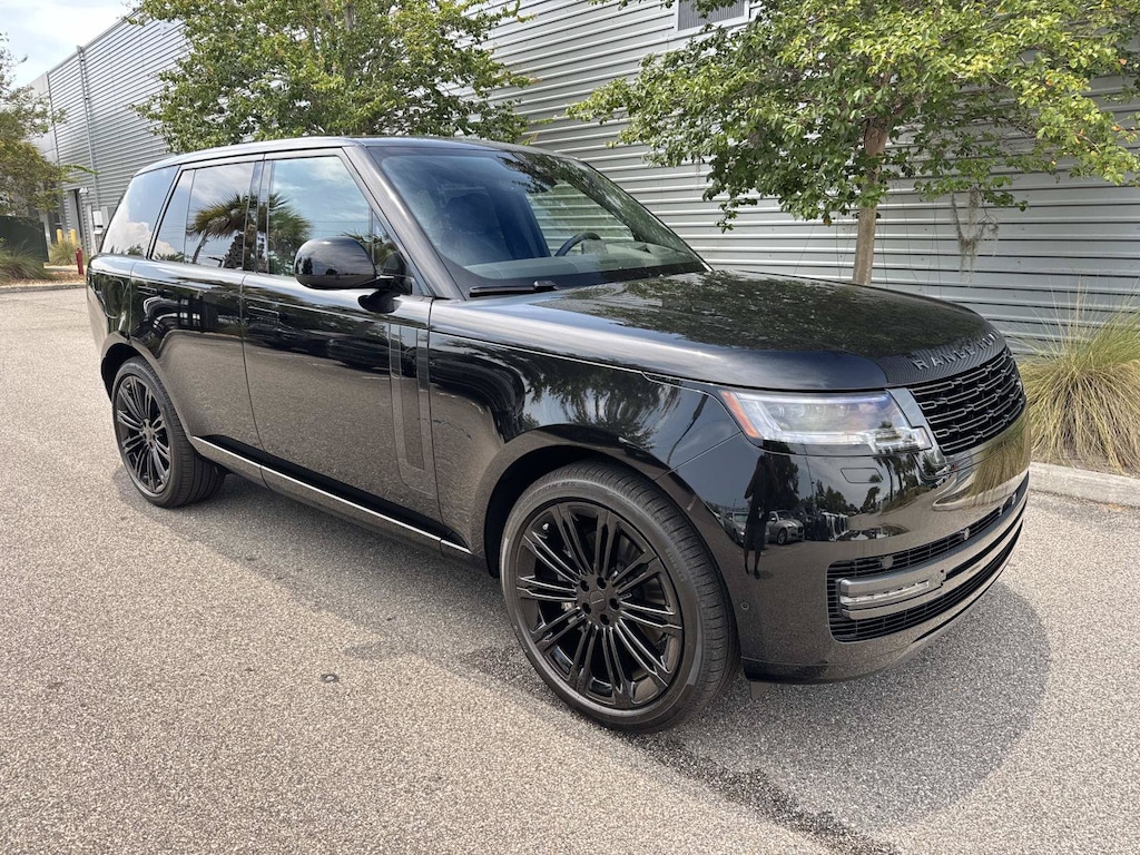 New 2026 Land Rover Range Rover SE SUV