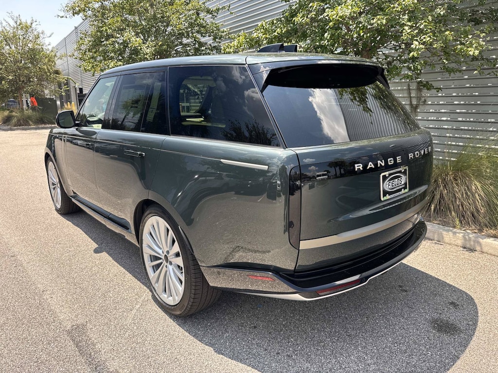 New 2026 Land Rover Range Rover SE SUV